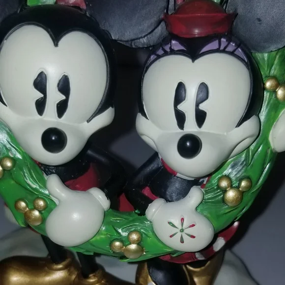 Disney Store Mickey and Minnie Wreath Stocking Holder and Stocking - Picture 11 of 14